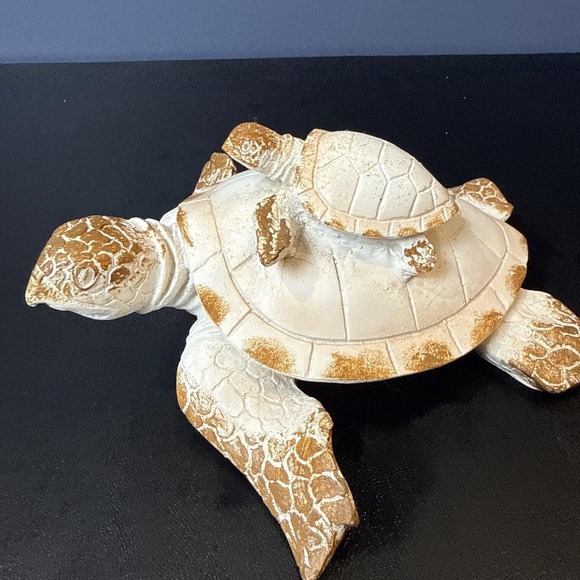 Ocean Sea Turtles Mother And Baby Albino Ivory Colored ~Figurine Statue - Picture 2 of 8